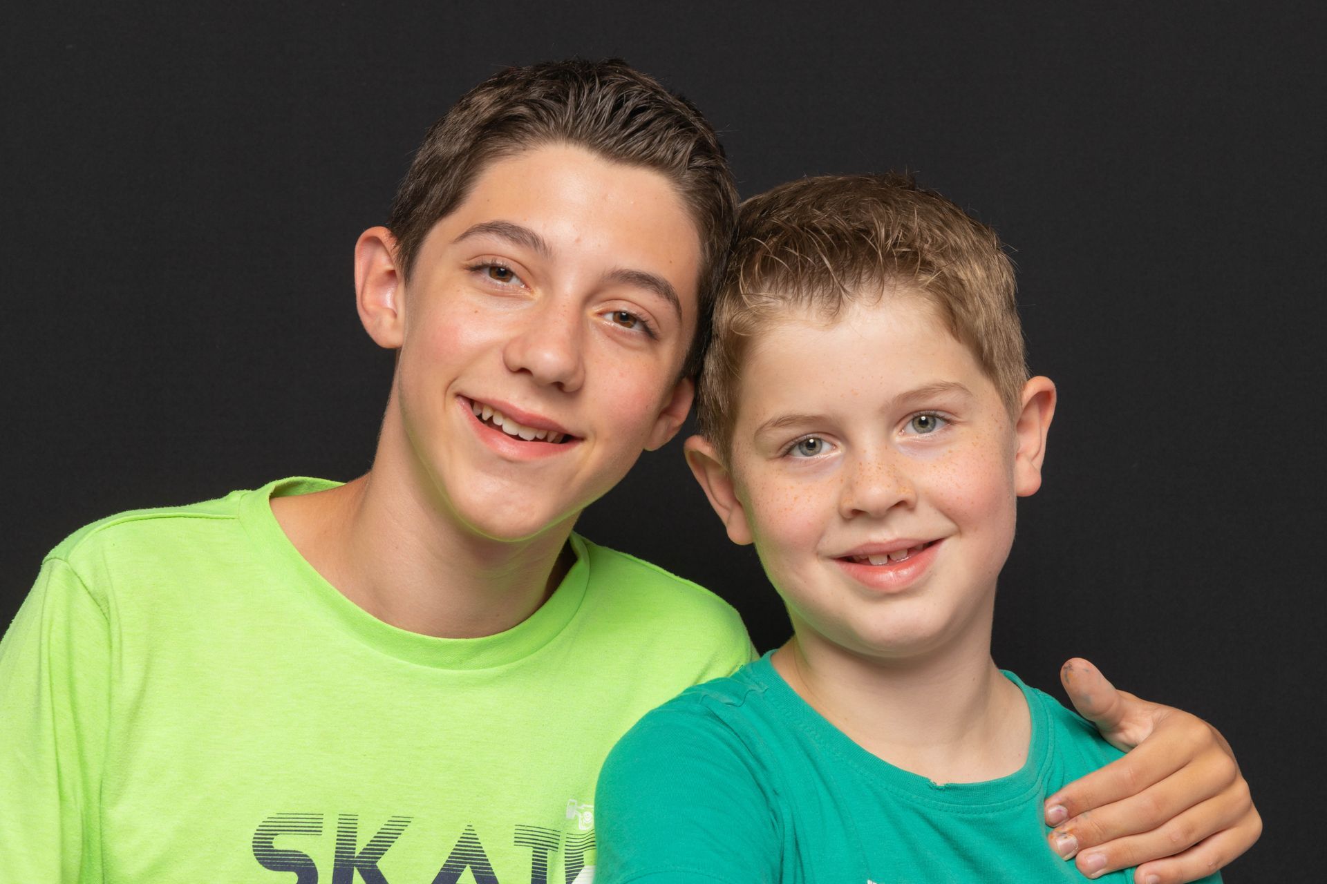 Wat je vooral niet moet zeggen tegen je kindje bij een fotoshoot, vrolijke foto, blije foto, leuke foto