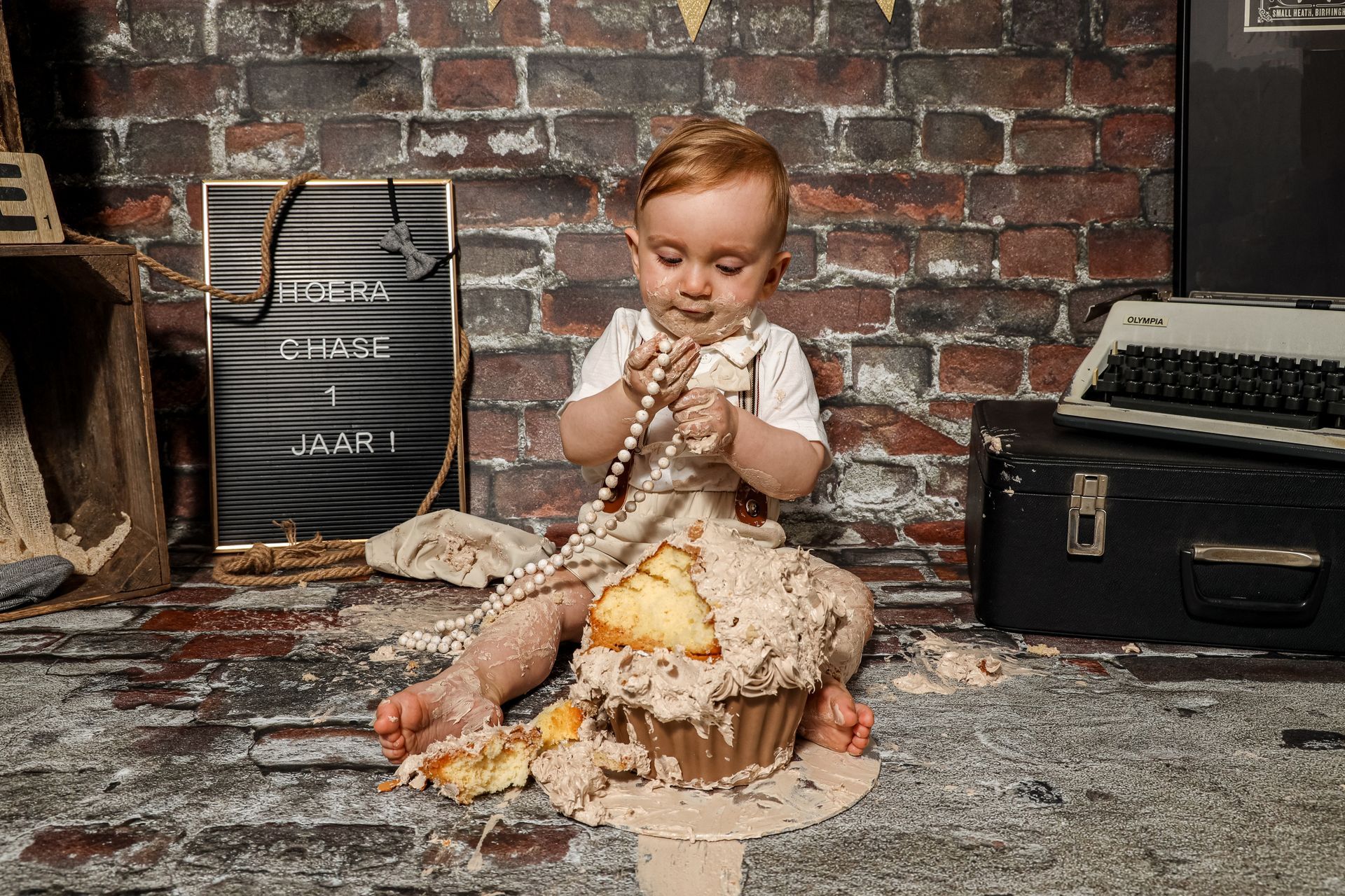 Cakesmash fotoshoot, de kinderfotograaf van tiel en de betuwe, cakesmash thema