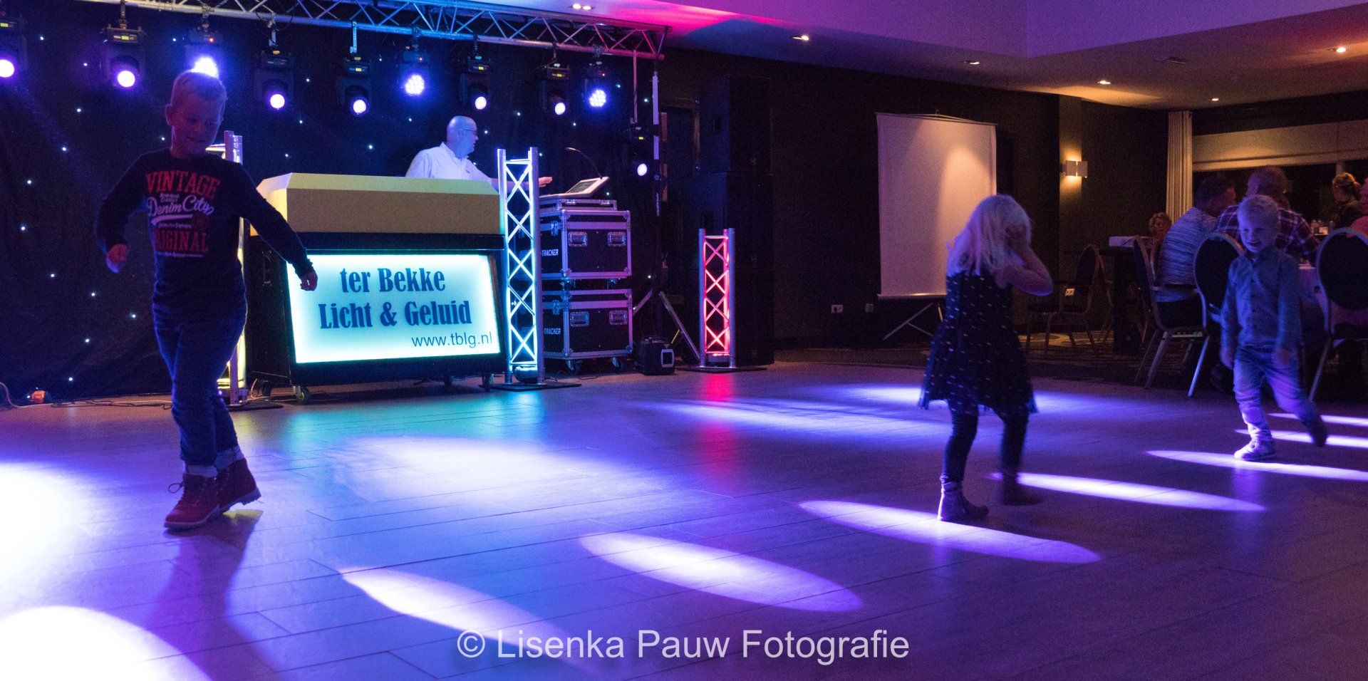zeer enthousiaste vakvrouw tijden ons feest. Zeker een aanraderx