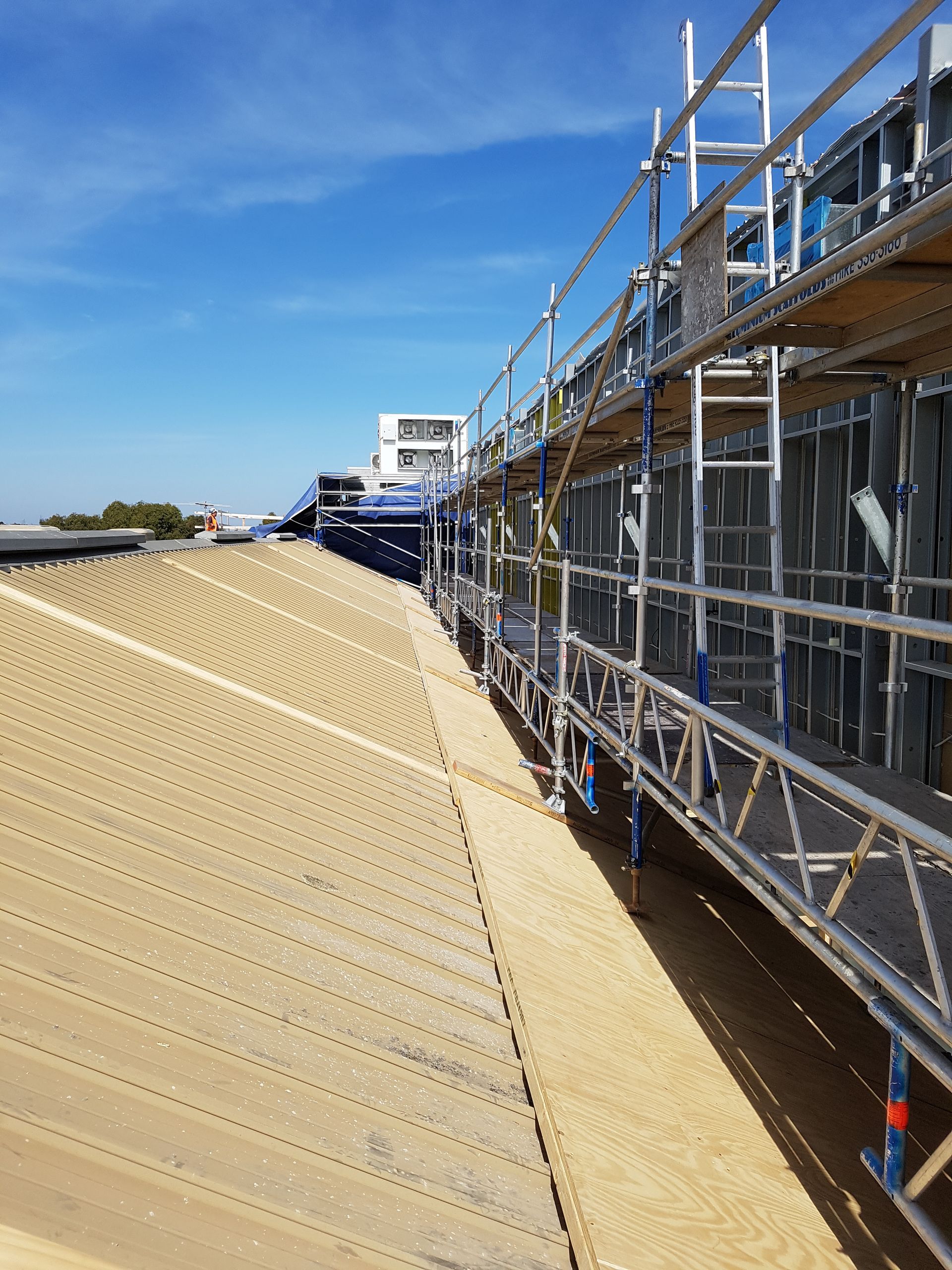 Scaffolding Upper Deck Building — Melbourne, VIC — Aluminium Scaffolding