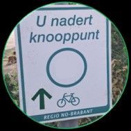 Bord met de tekst 