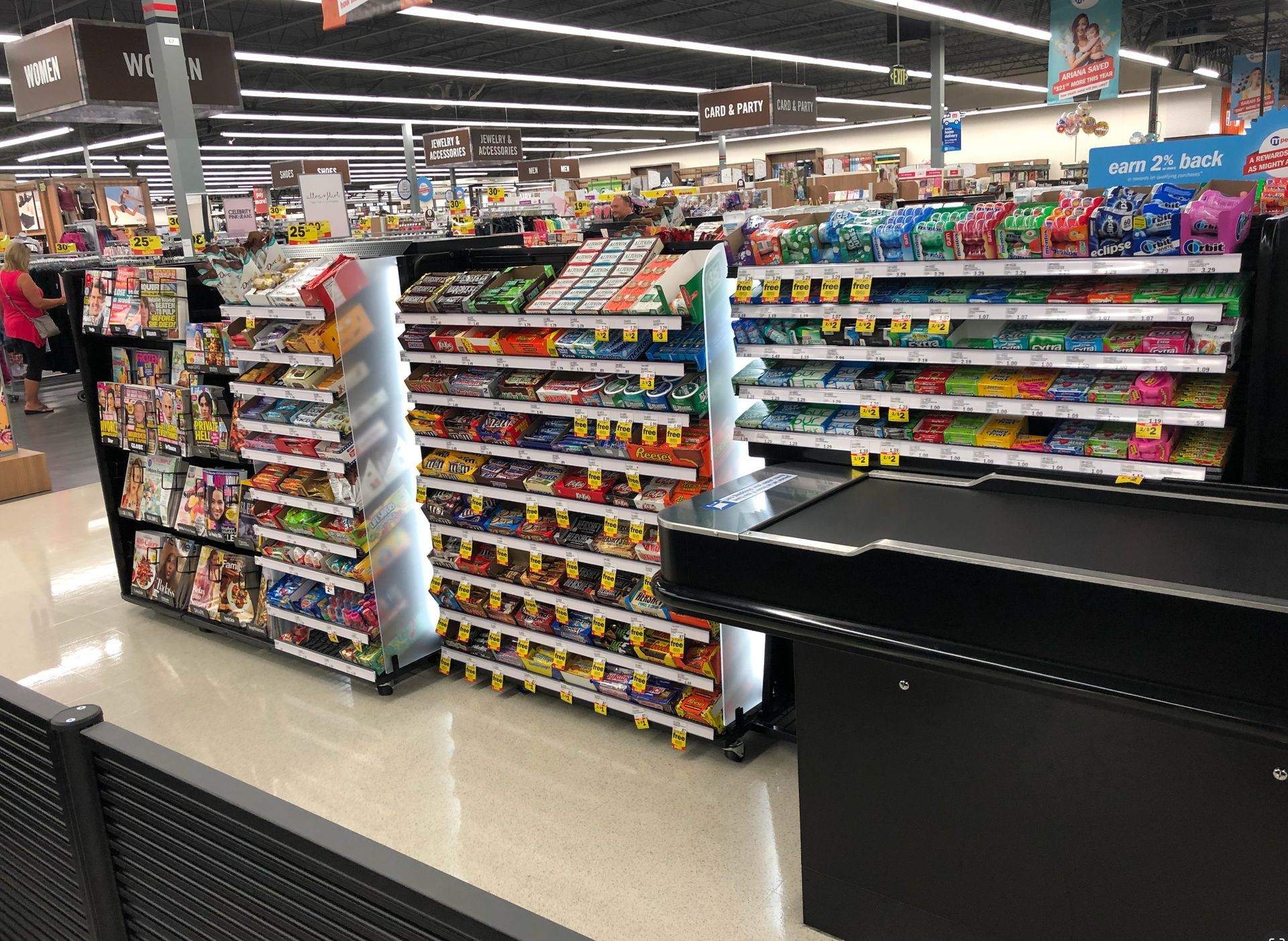 Elegant checkout with illuminated dividers