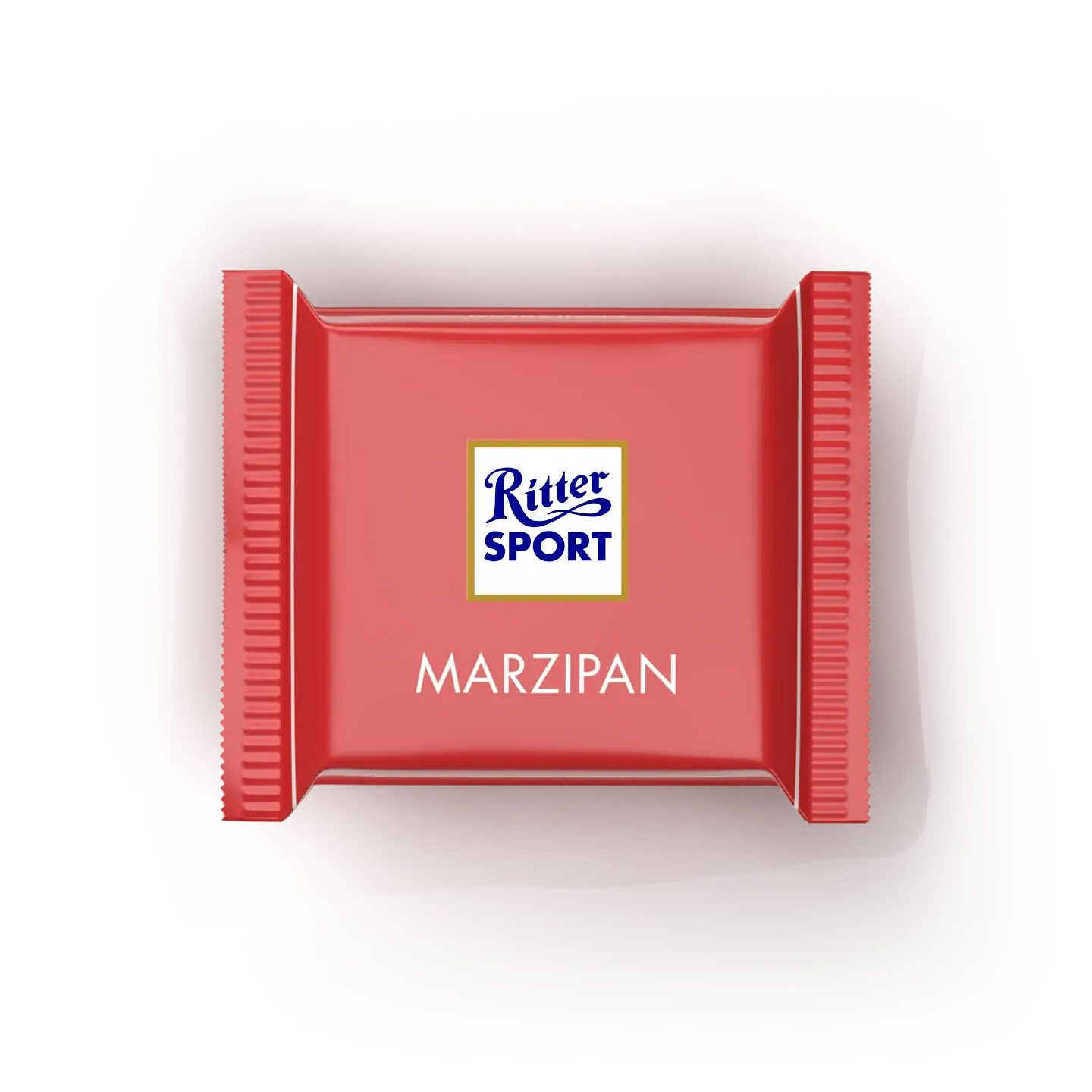 Rotes Ritter Sport Marzipan-Schokoladenquadrat auf weißem Hintergrund