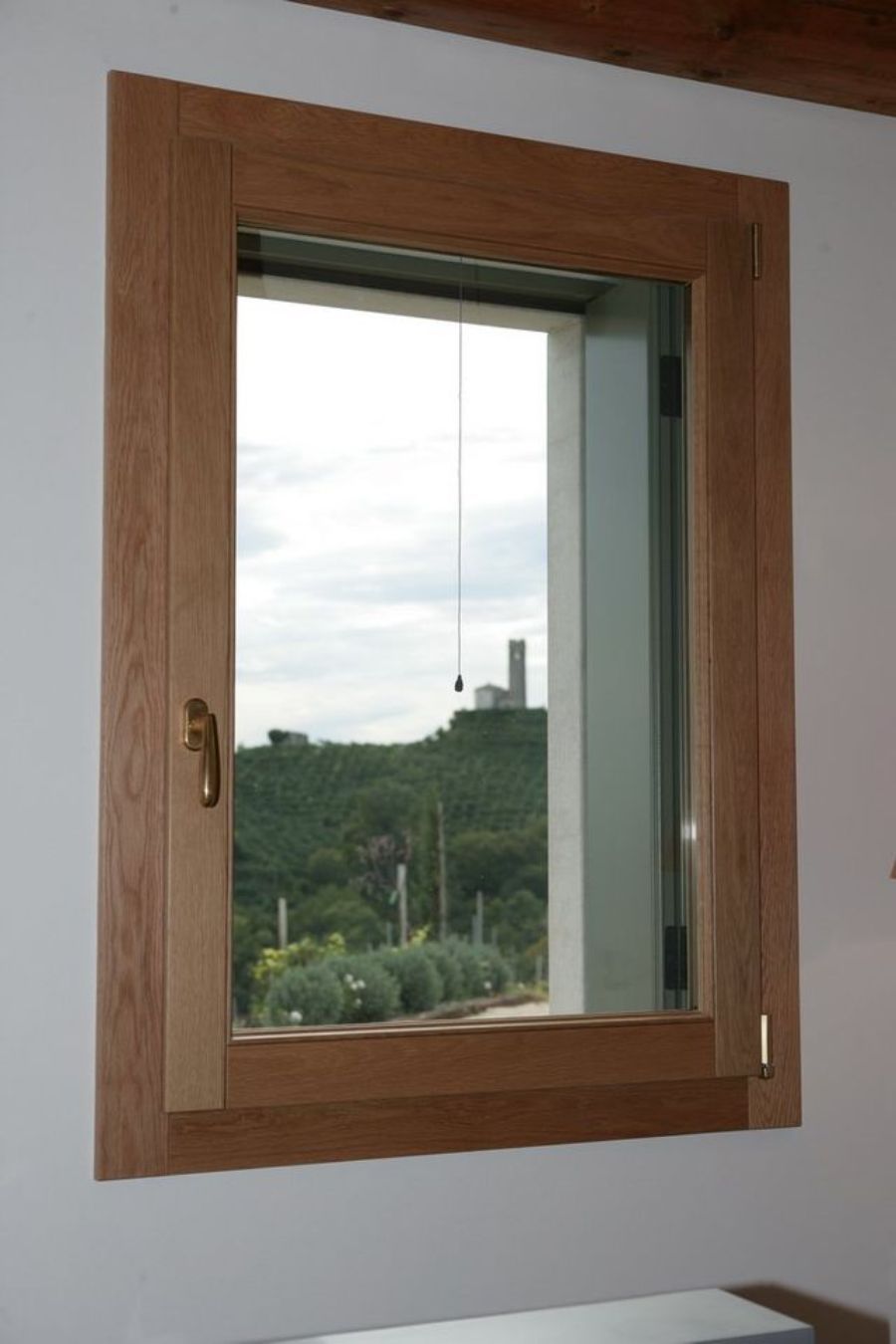 finestra in legno