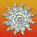 Simbolo bianco simile a un sole con molti punti su uno sfondo sfumato arancione e giallo.