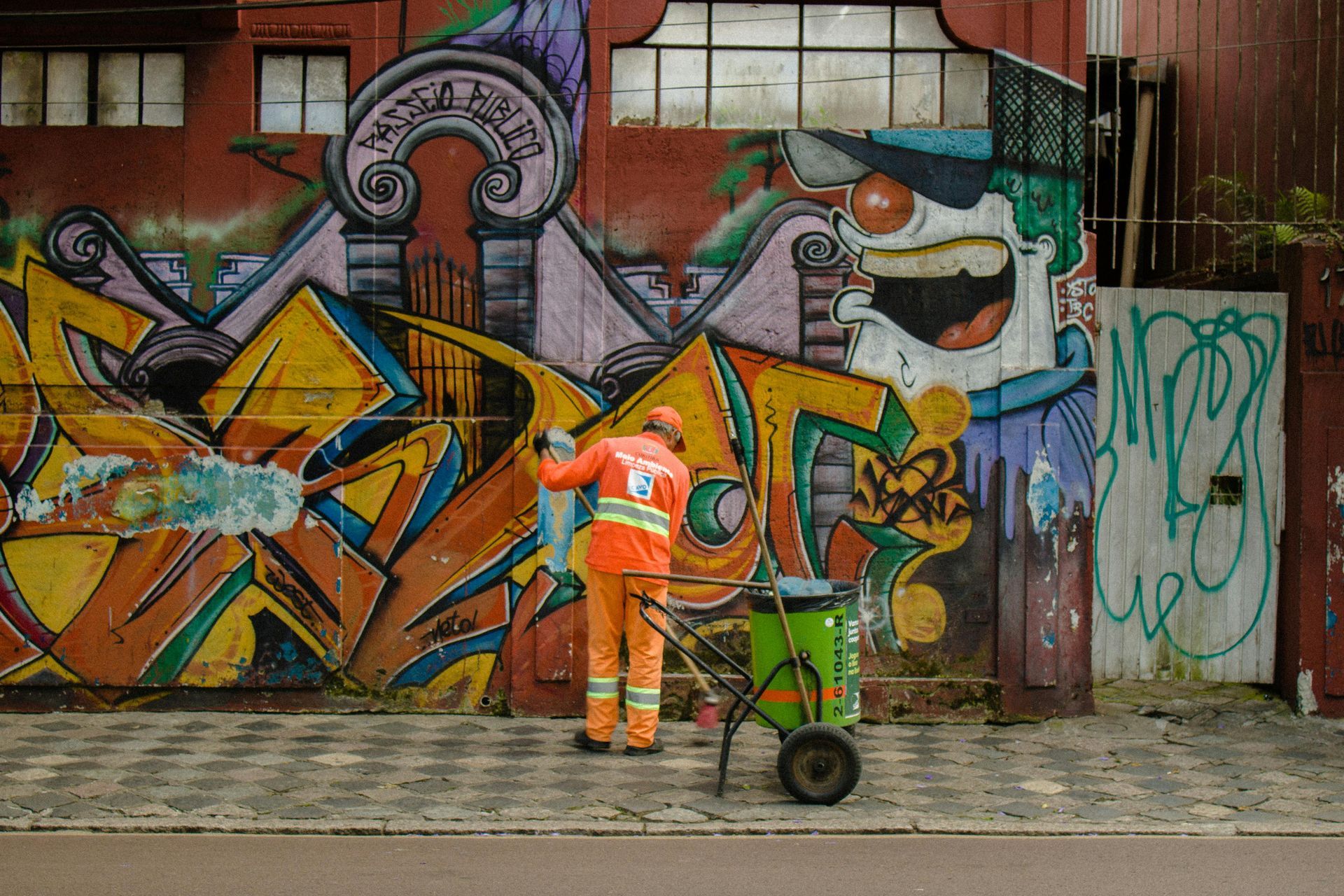Graffiti removal services in Liverpool – expert cleaning for commercial and residential properties