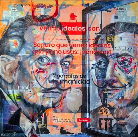 Collage a tecnica mista raffigurante due ritratti di Salvador Dalí, testo in spagnolo e uno sfondo di un muro di mattoni.