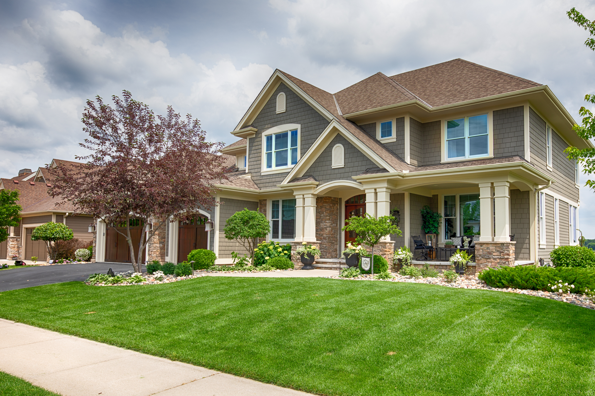 Thinking of selling your home? Discover how professional exterior cleaning can boost curb appeal!
