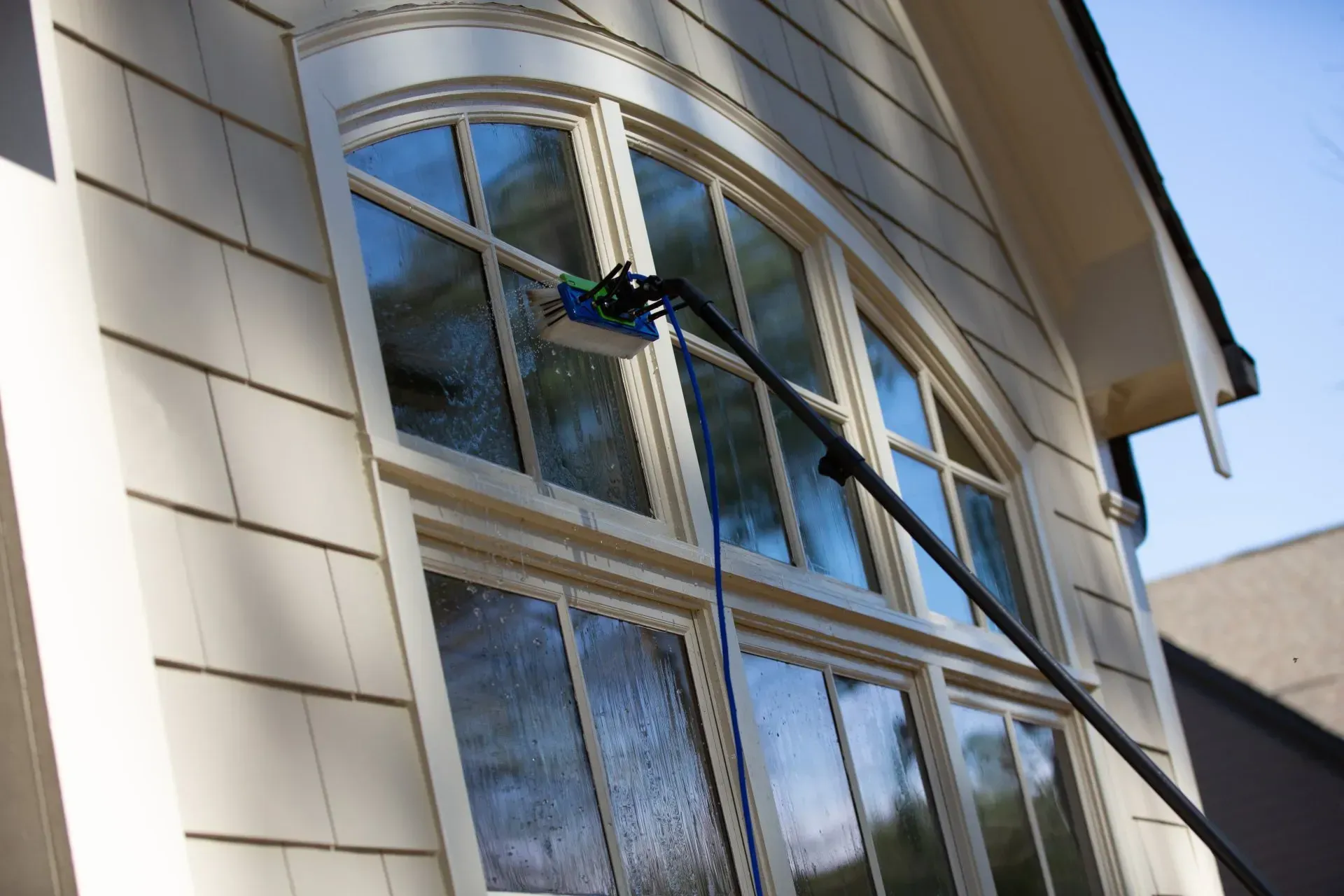 Cleaning windows