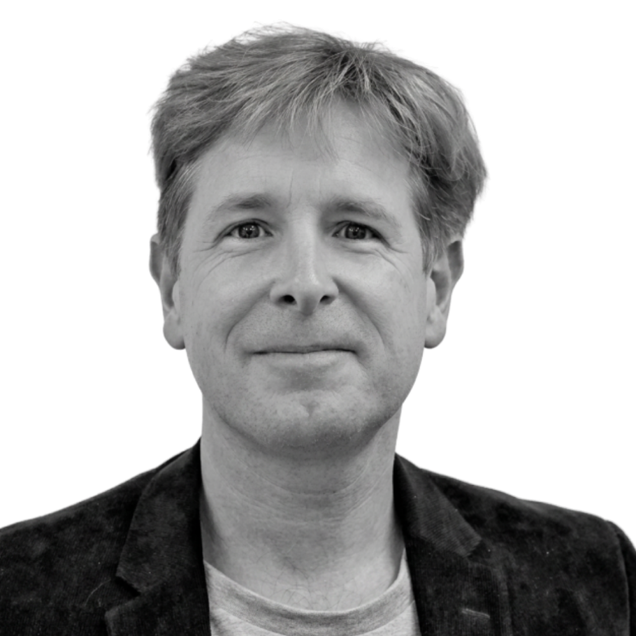 Coloured photograph of Paul Morris, narrator for volume 3 of The Martian Diaries continuation of The War Of The Worlds.