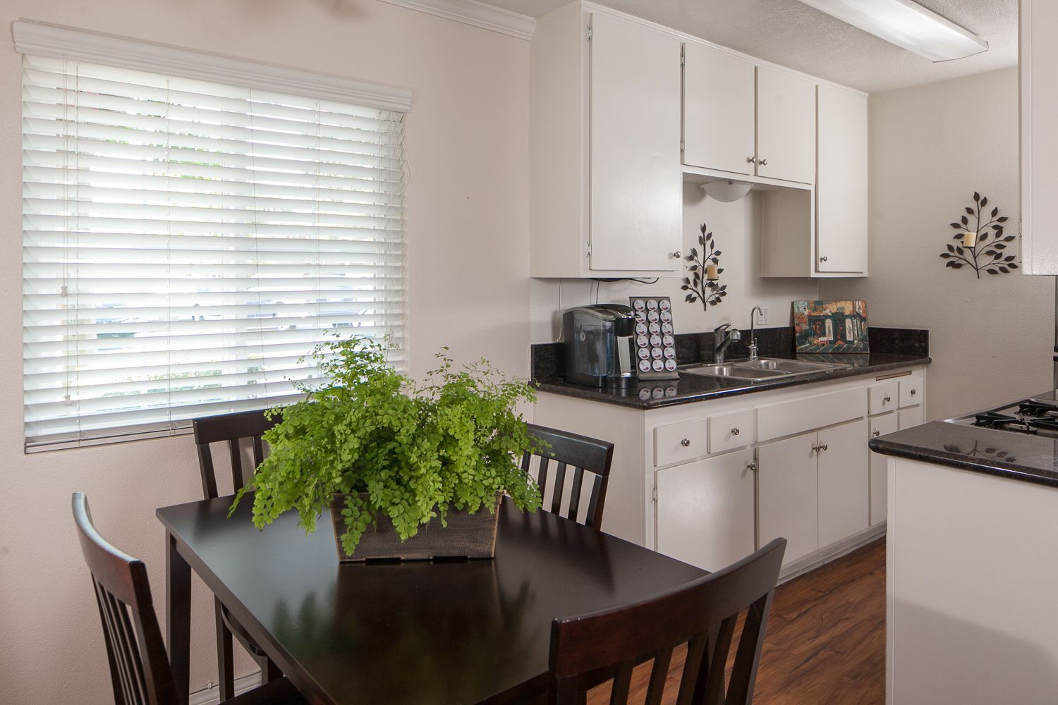 Porto Bella apartment interior, dining area