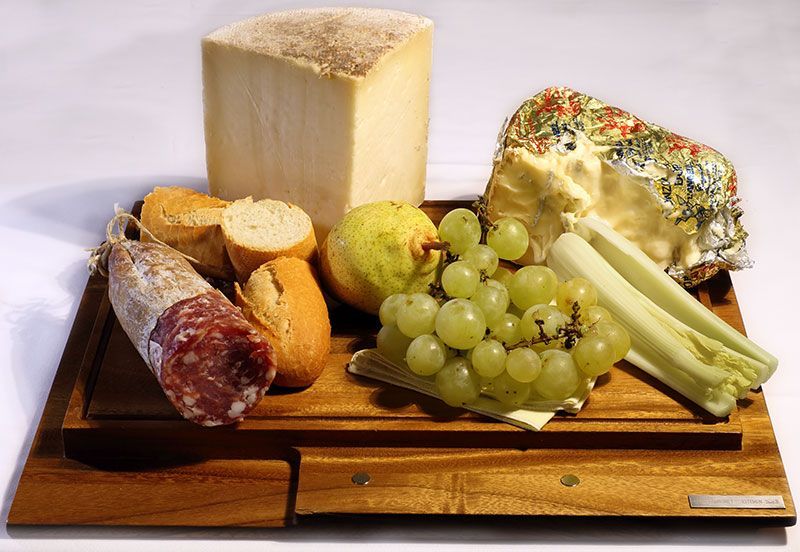 formaggi e salumi tipici