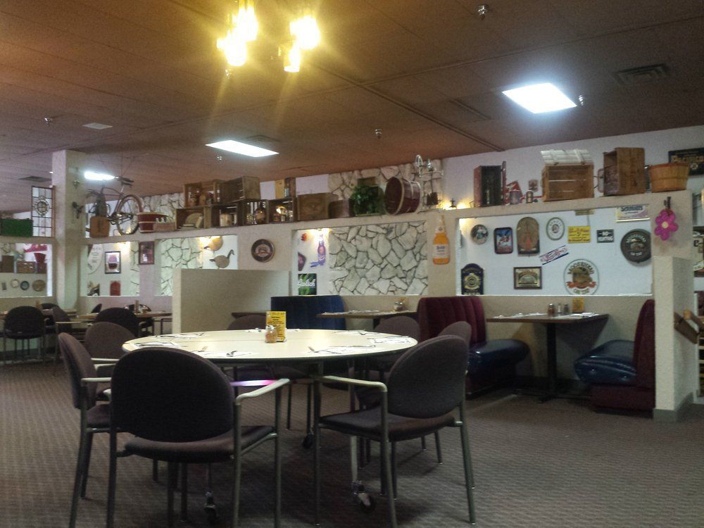 Welcoming Restaurant — Anchorage, AK — Guido's Pizza