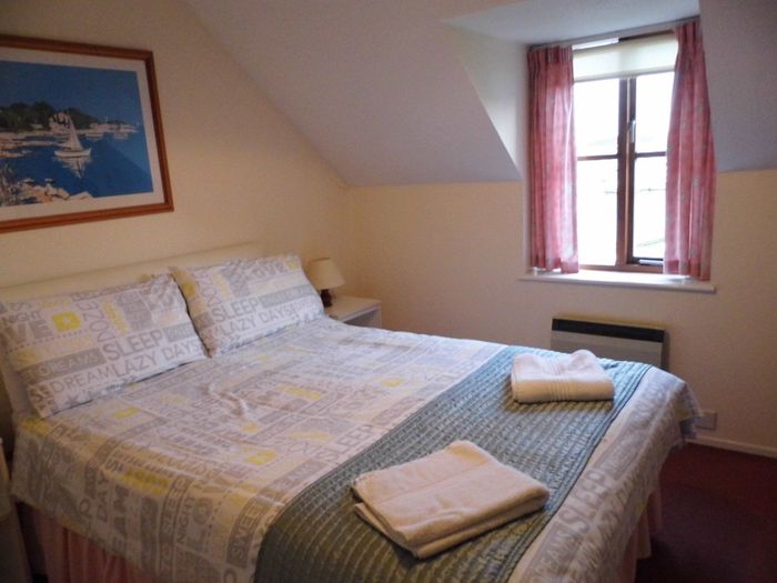 Albion cottage double bedroom