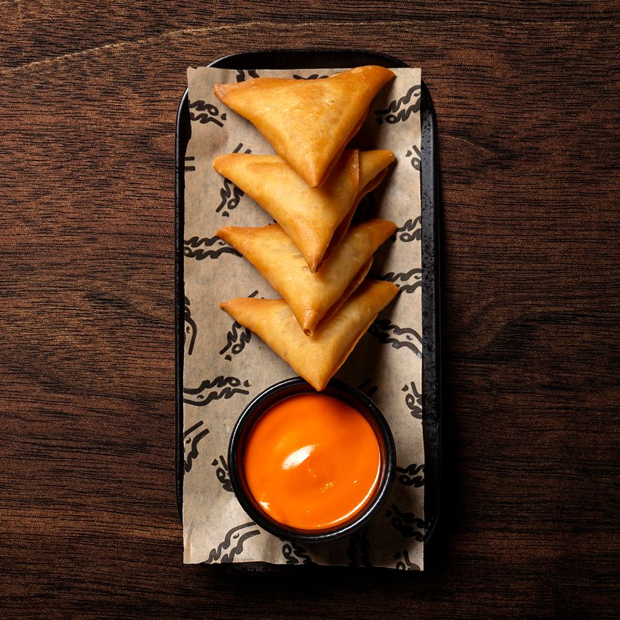 سامبوسا بثلاثة أنواع من الجبن