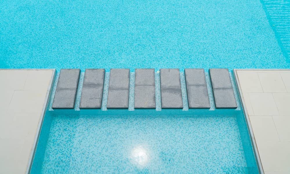 Pool bridge