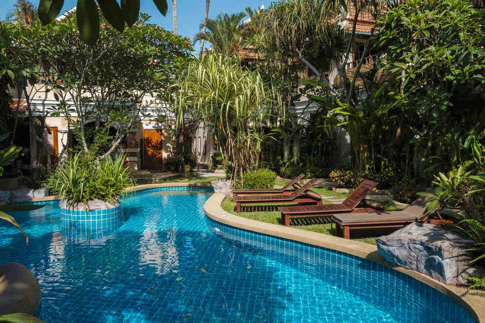 swimming pool