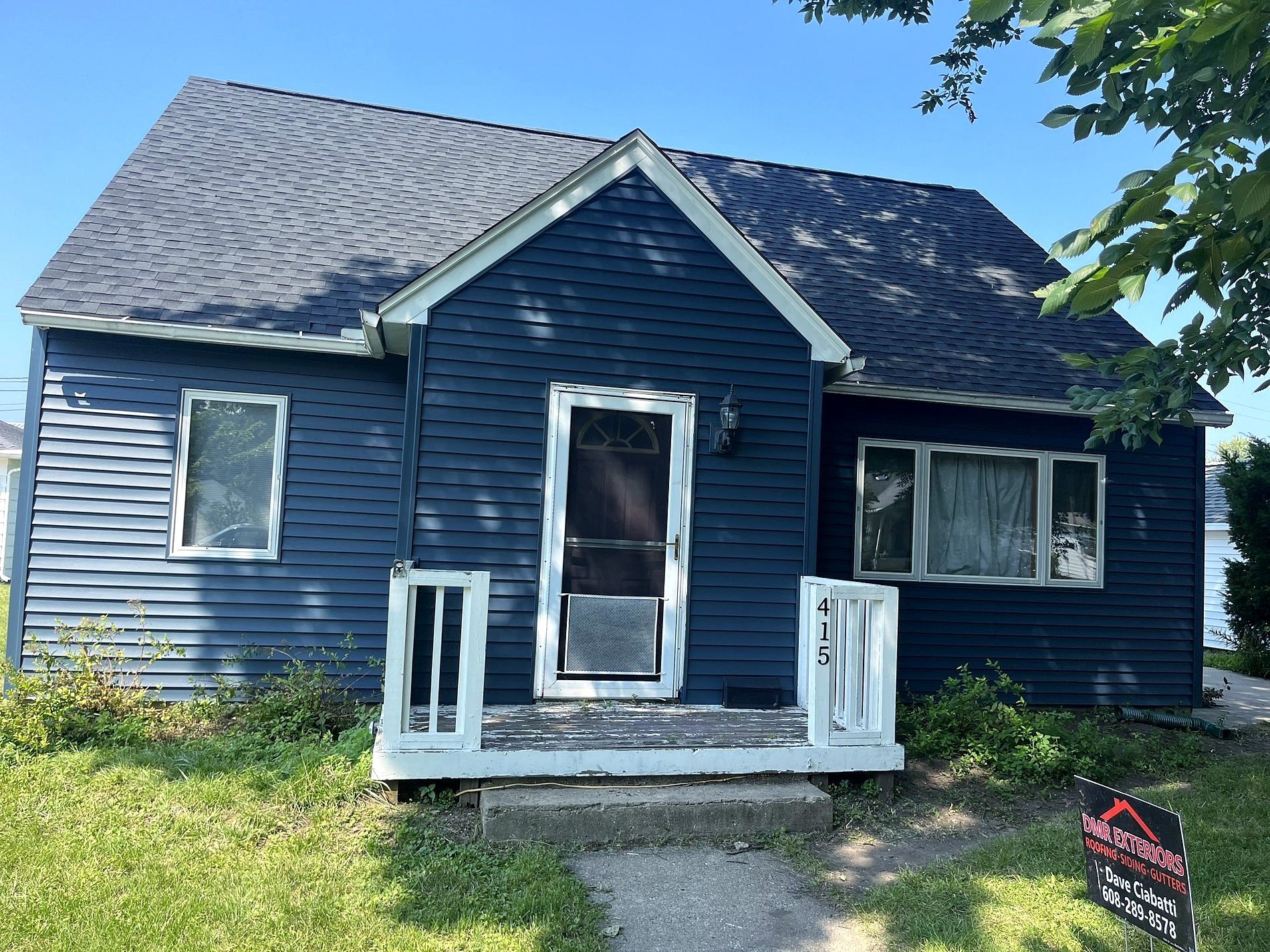 new roof and siding installed by DMR Exteriors in Janesville, WI