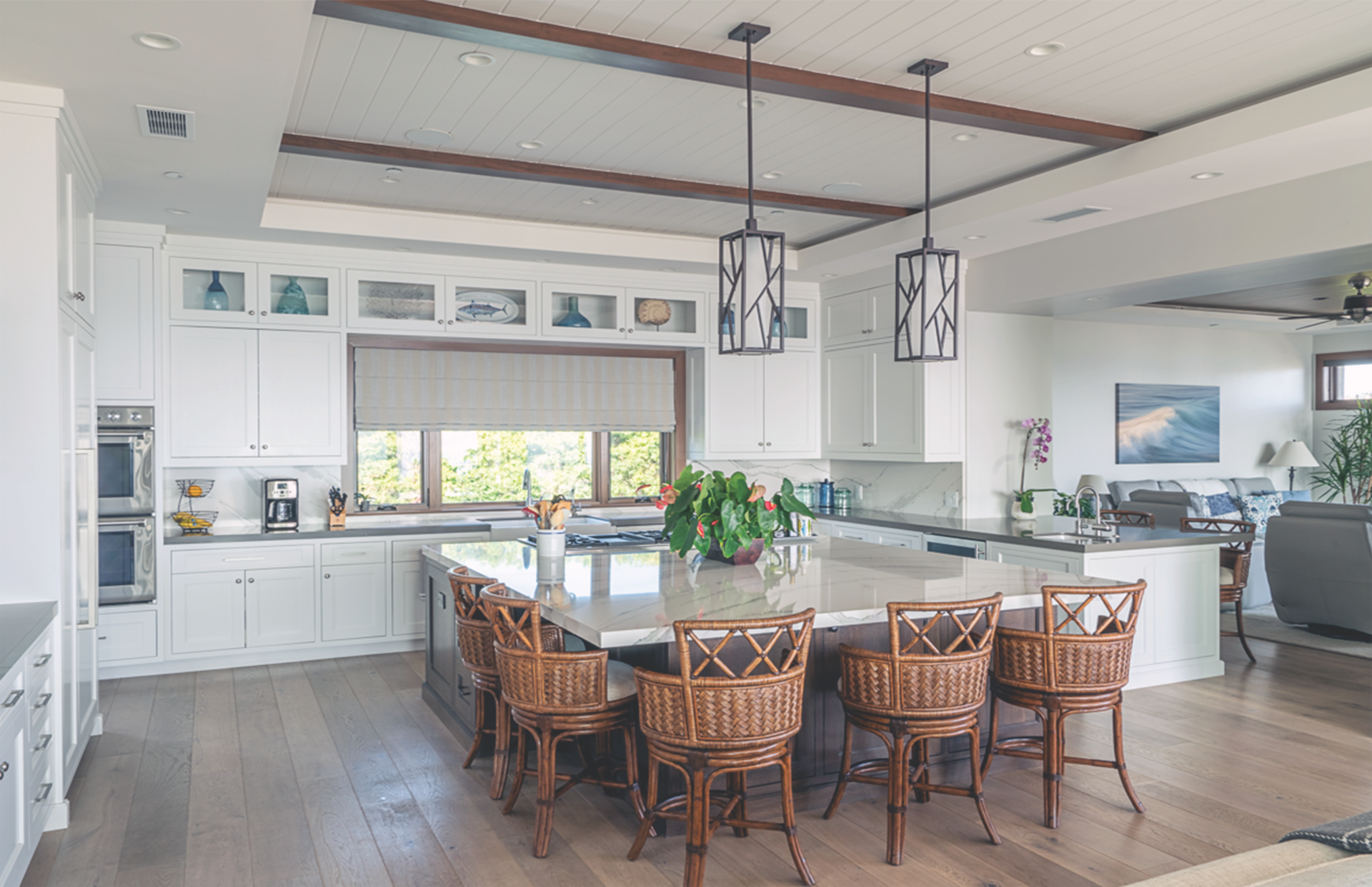 Kitchen in Dana Point house designed by Oatman Architects