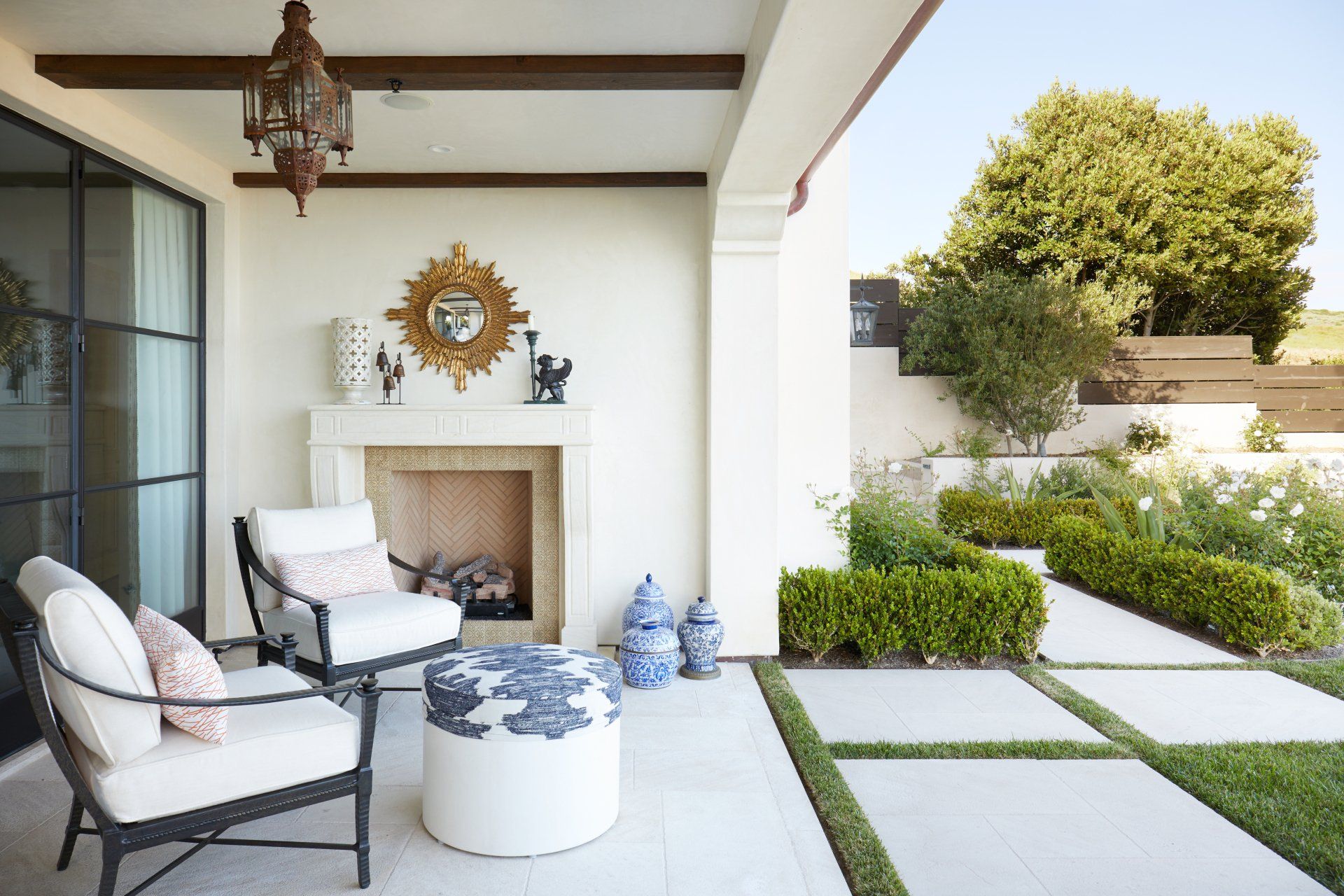 Courtyard of Laguna Beach Hilltop Cottage designed by Oatman Architects