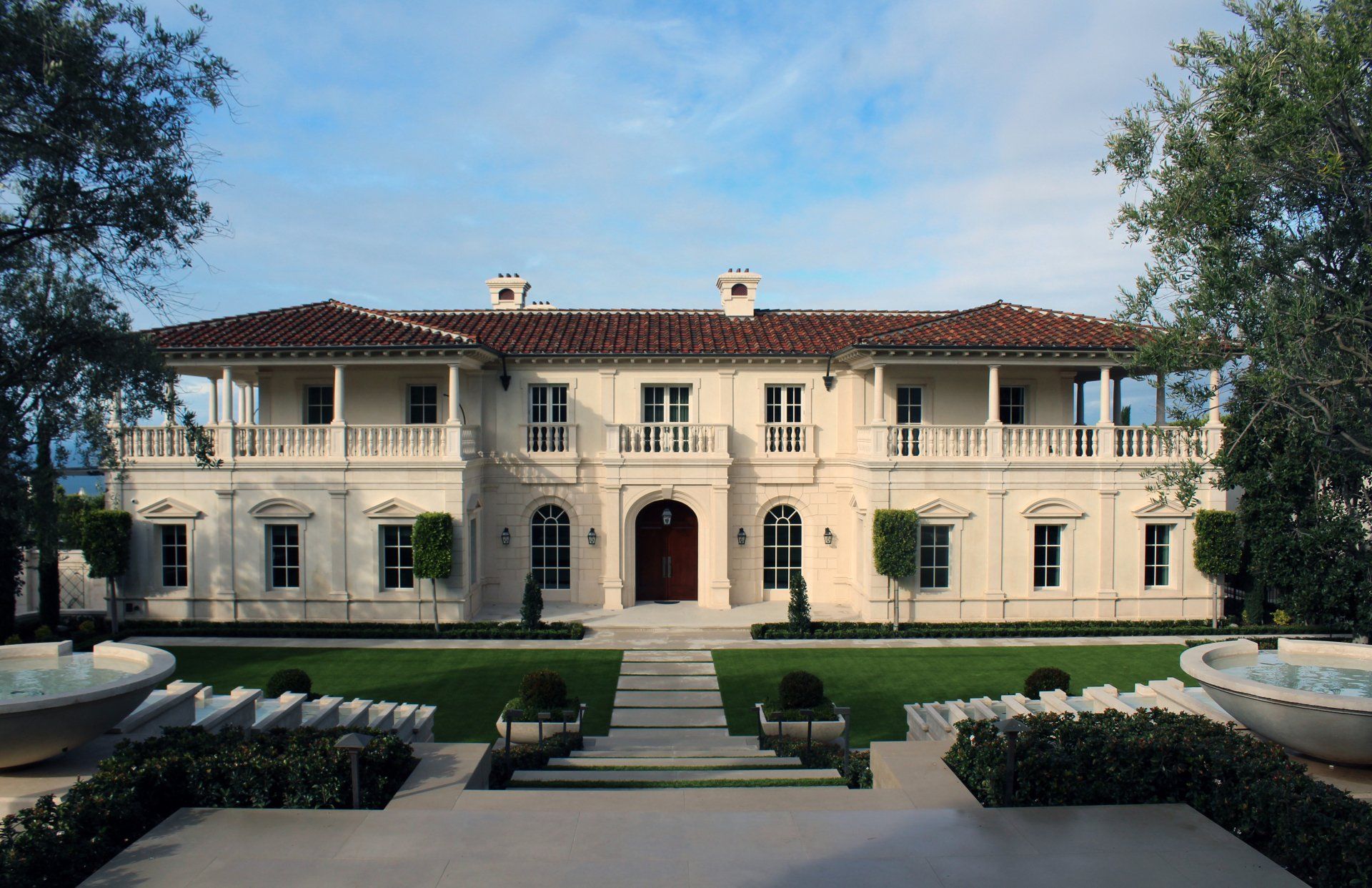 Exterior of Newport Coast estate designed by Oatman Architects