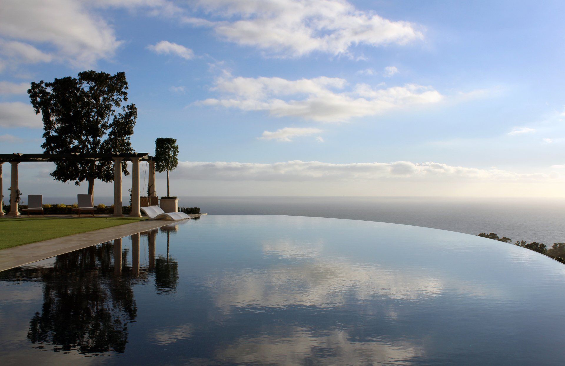 Exterior of Newport Coast estate designed by Oatman Architects