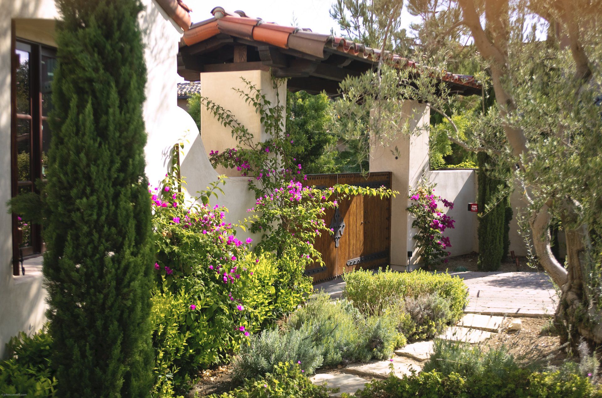 Exterior of an Andalusian villa in Irvine designed by Oatman Architects