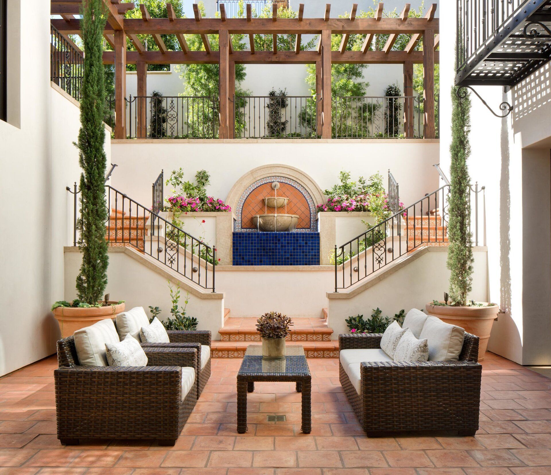 Newport Coast Santa Barbara courtyard
