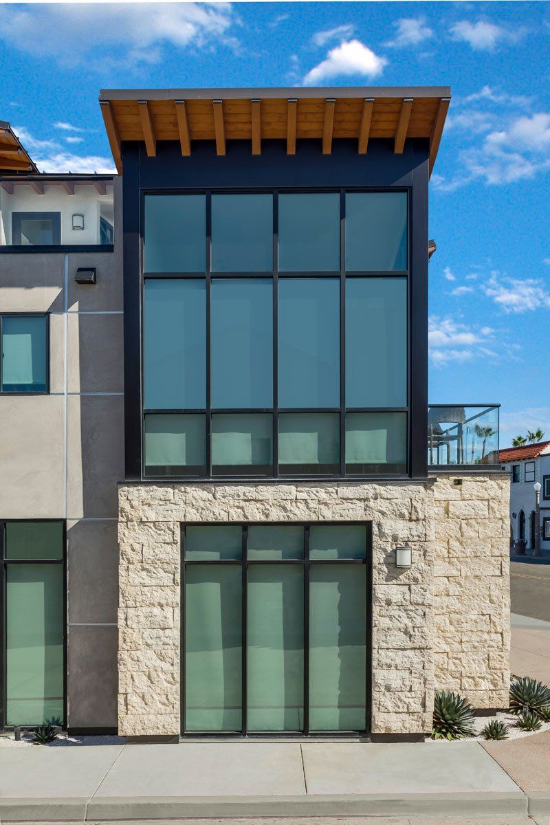 Exterior of 500 E. Balboa blvd in newport beach. A mixed use property