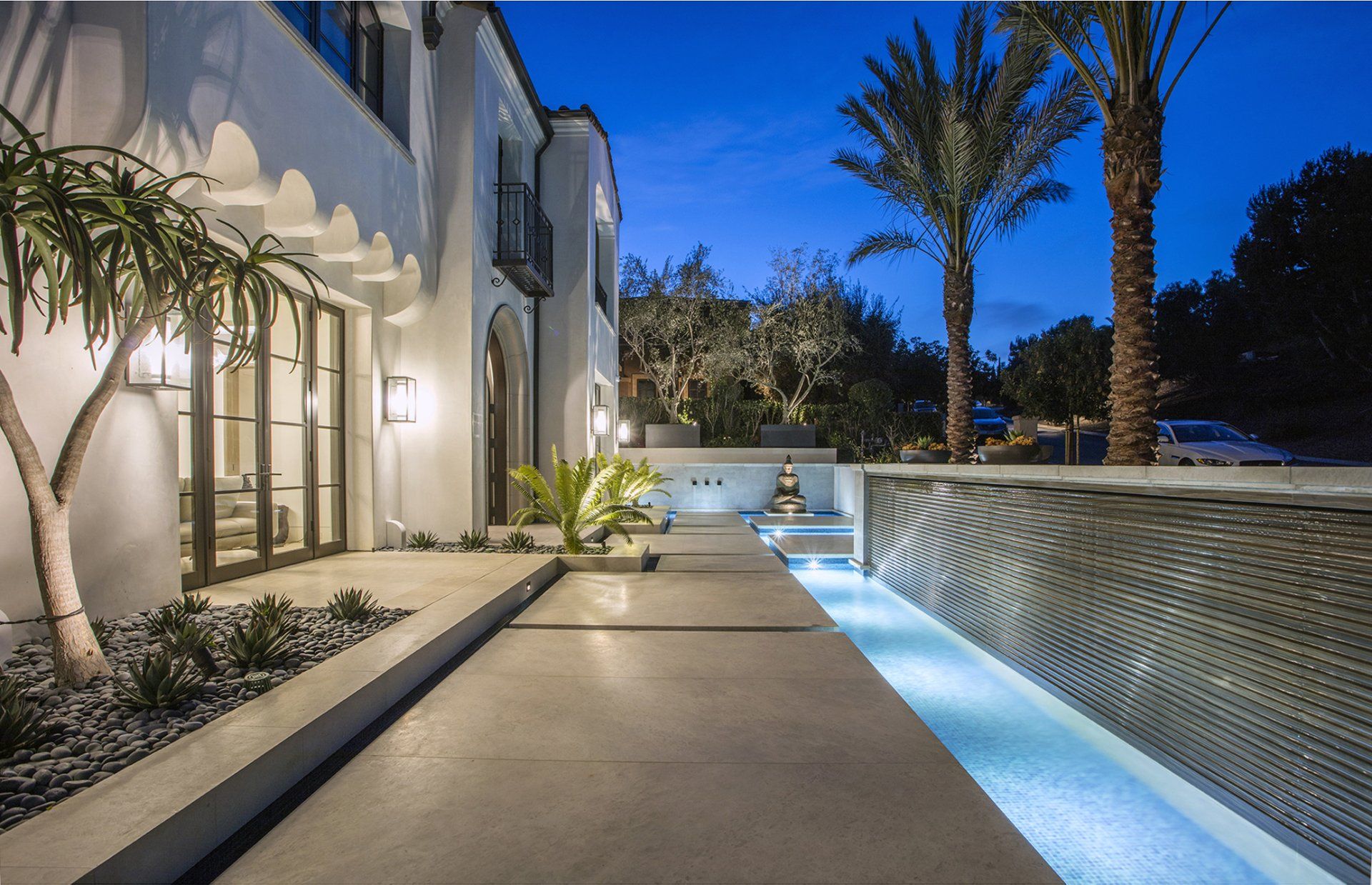 Contemporary Spanish Revival house in Corona Del Mar, CA designed by Homer Oatman