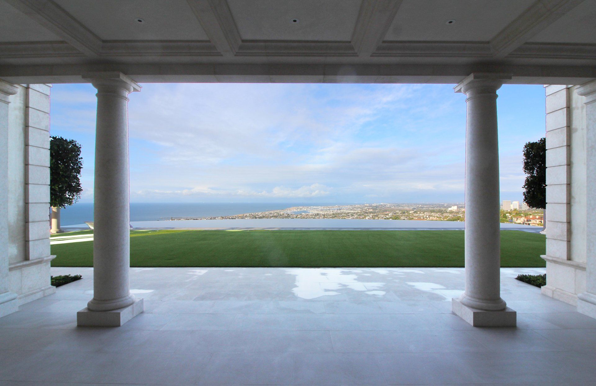Exterior of Newport Coast estate designed by Oatman Architects