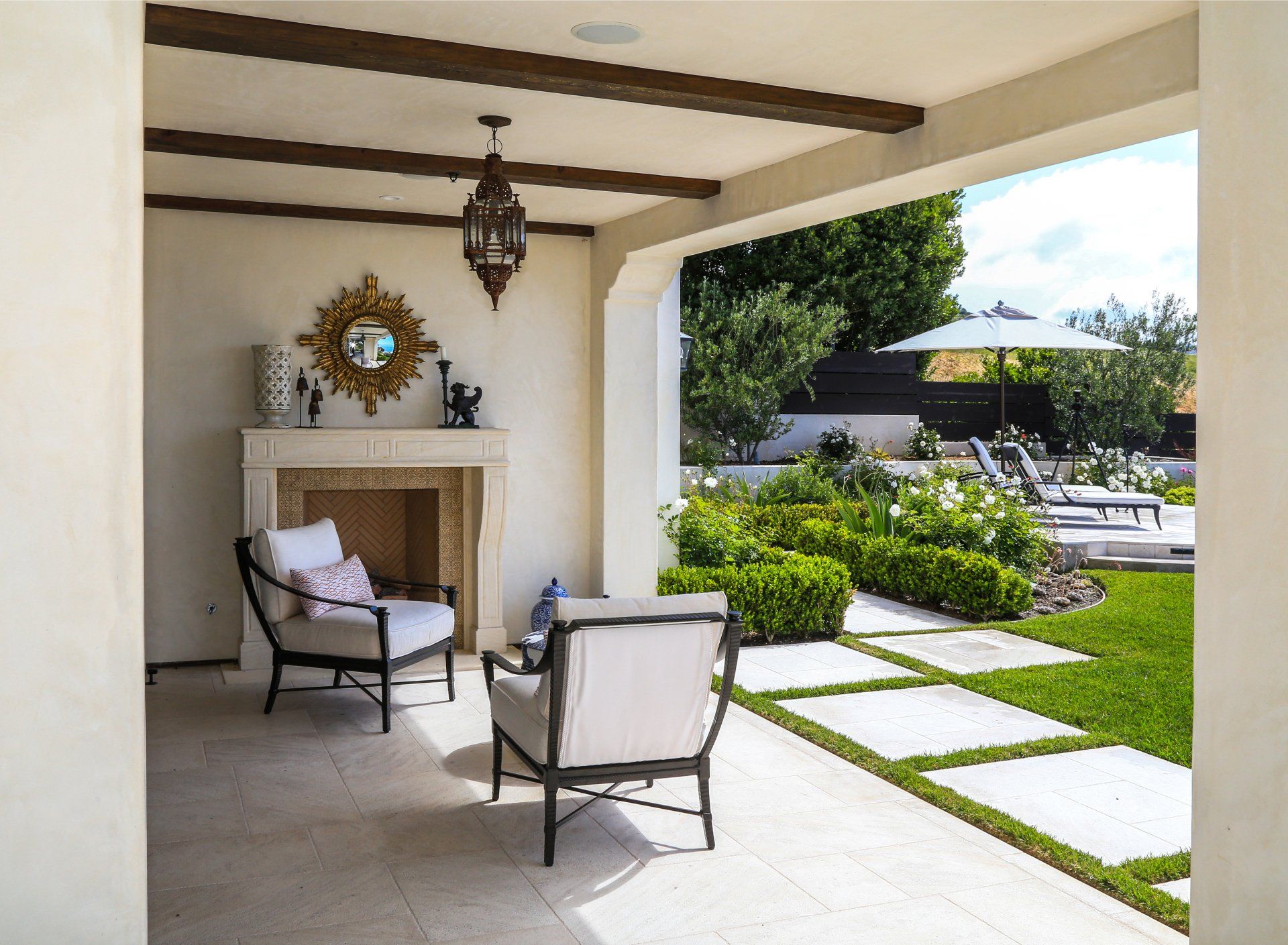 Courtyard of Laguna Beach Hilltop Cottage designed by Oatman Architects