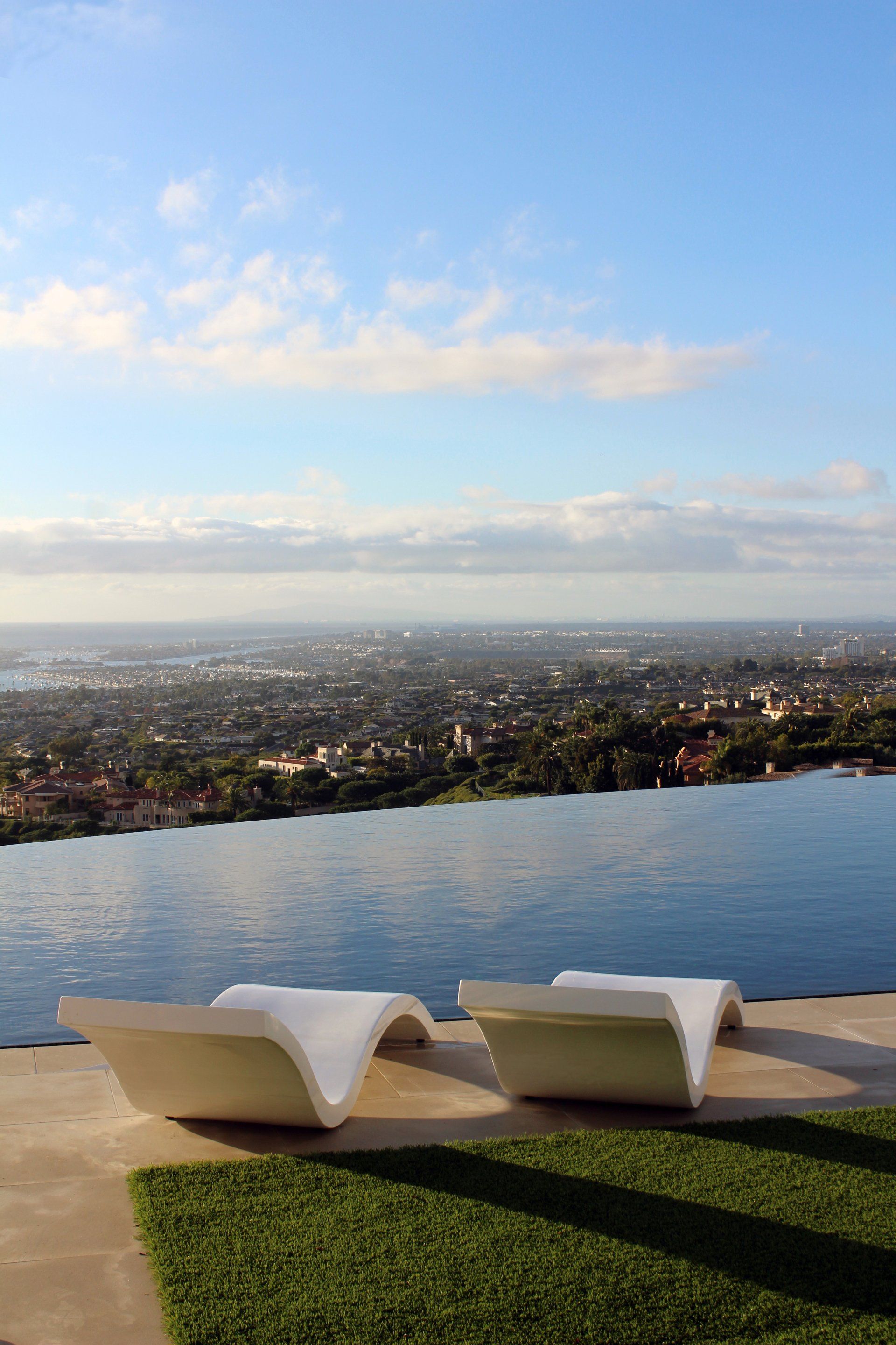 Exterior of Newport Coast estate designed by Oatman Architects