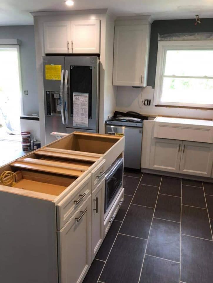 Divine Design Renovation based in Fort Walton - Modern Kitchen Transformation