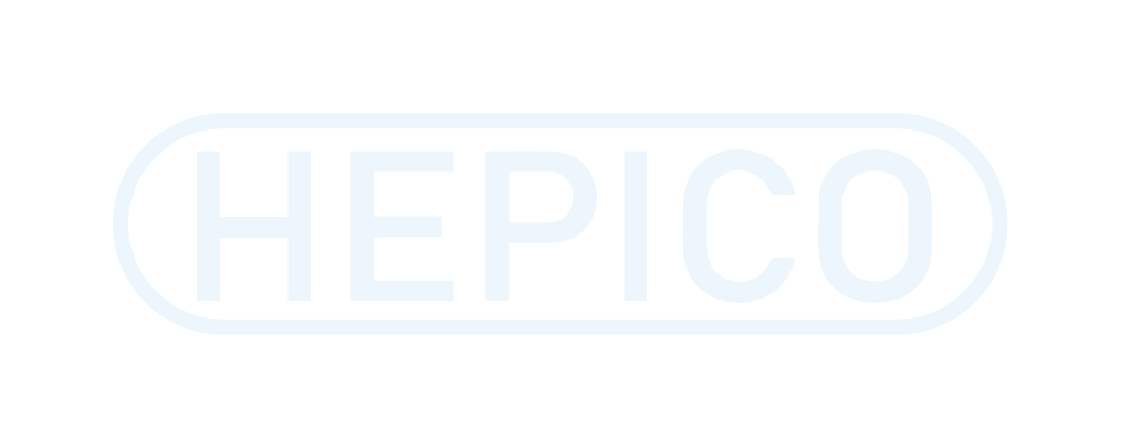 Het logo voor hepco is een blauw-wit logo op een witte achtergrond.
