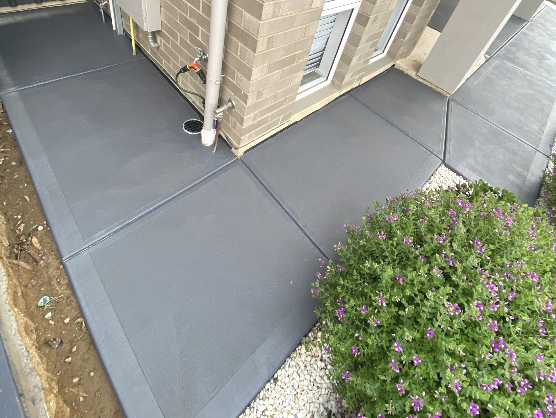 Colour sealing concrete, better than painting!