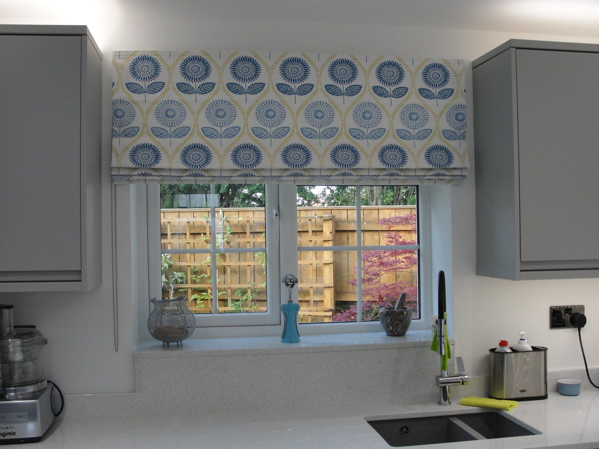 Made-to-measure blinds