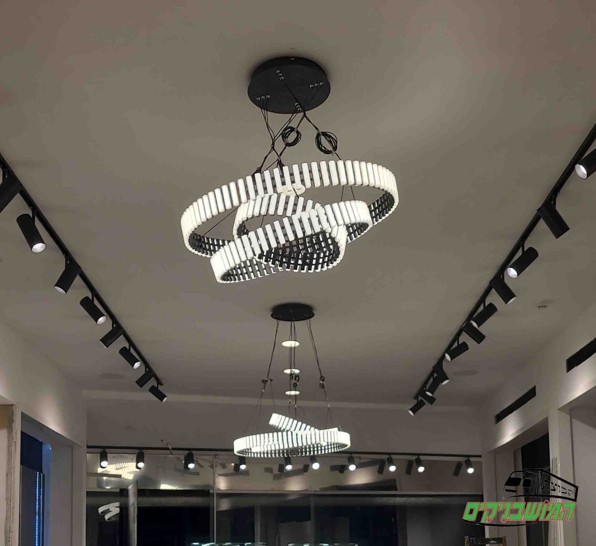 שיפוץ משרדים - עבודות חשמל