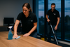 Periodieke schoonmaak van kantoorwerkplek door professioneel schoonmaakbedrijf