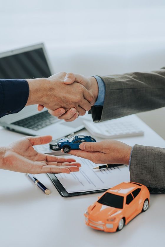 car rent service - image