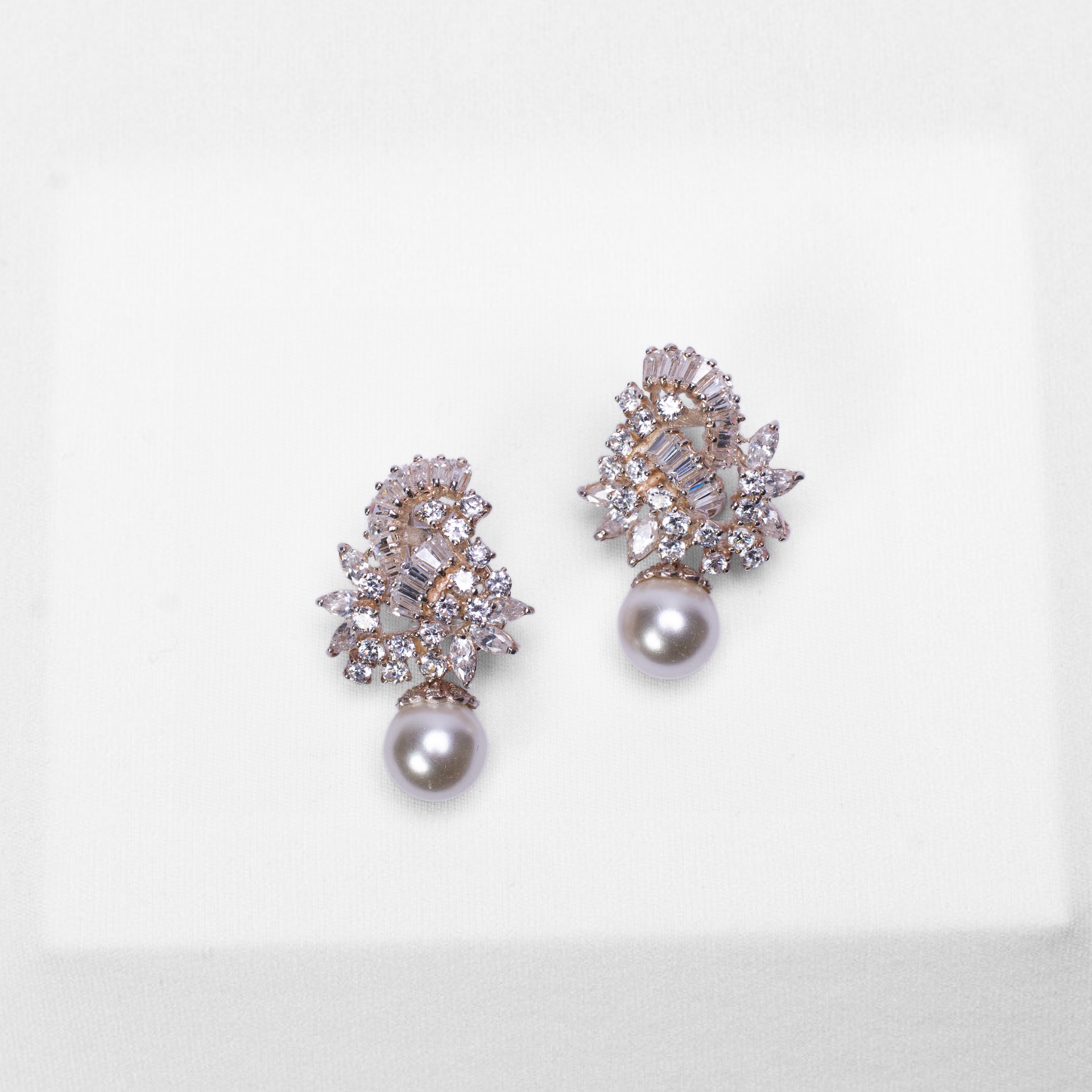 Bridal Earrings with Zirconia and Pearls