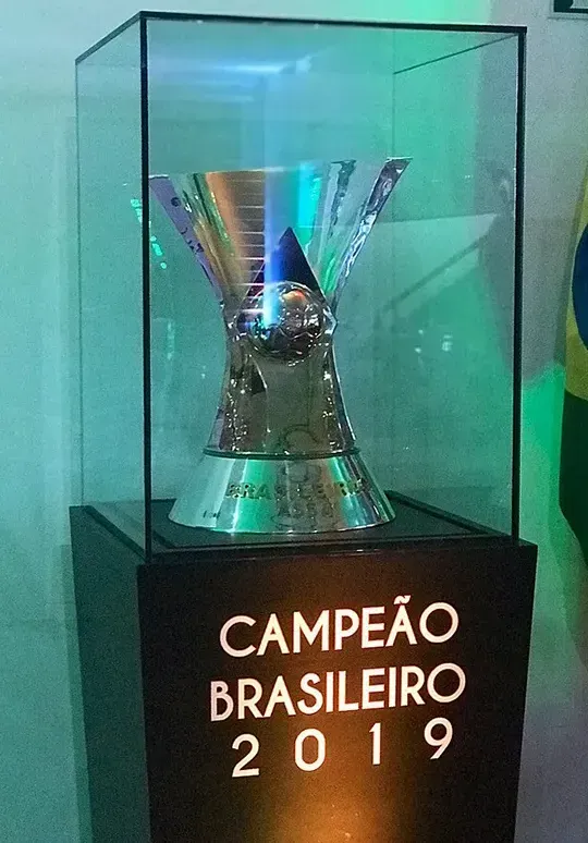 A trophy that says campeao brasileiro 2019 on it