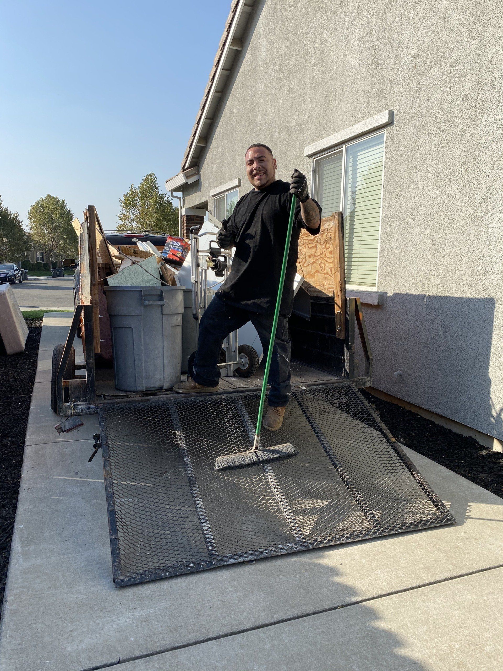 Carrillo's family junk removal photos