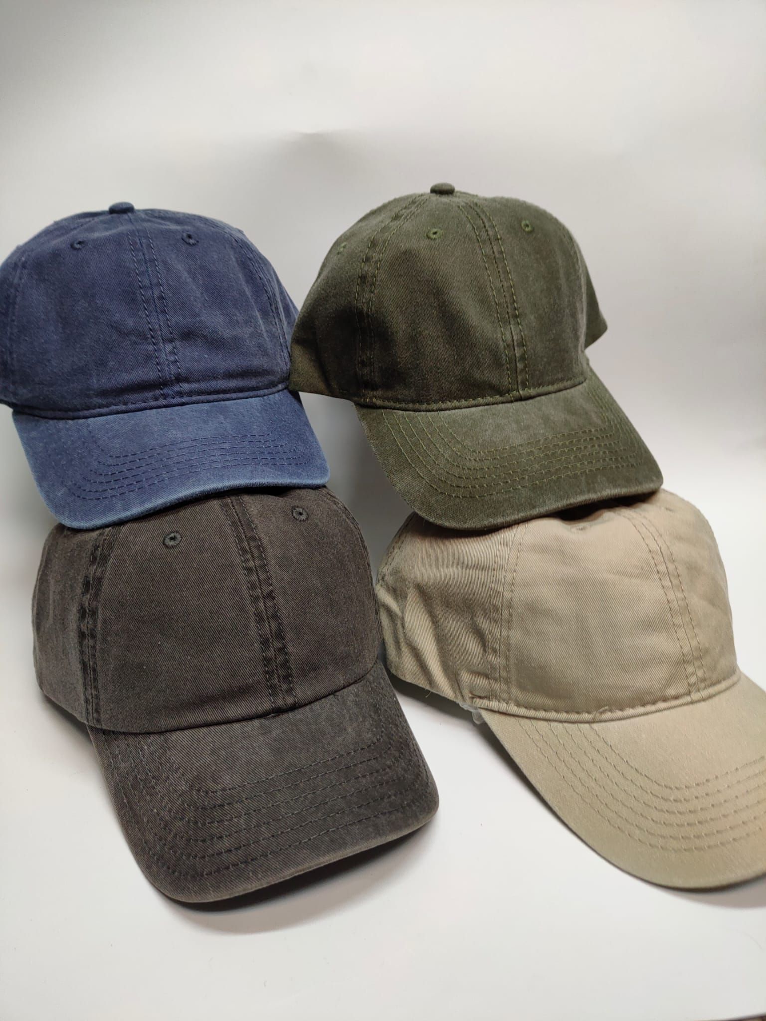 manichino con cappello da uomo