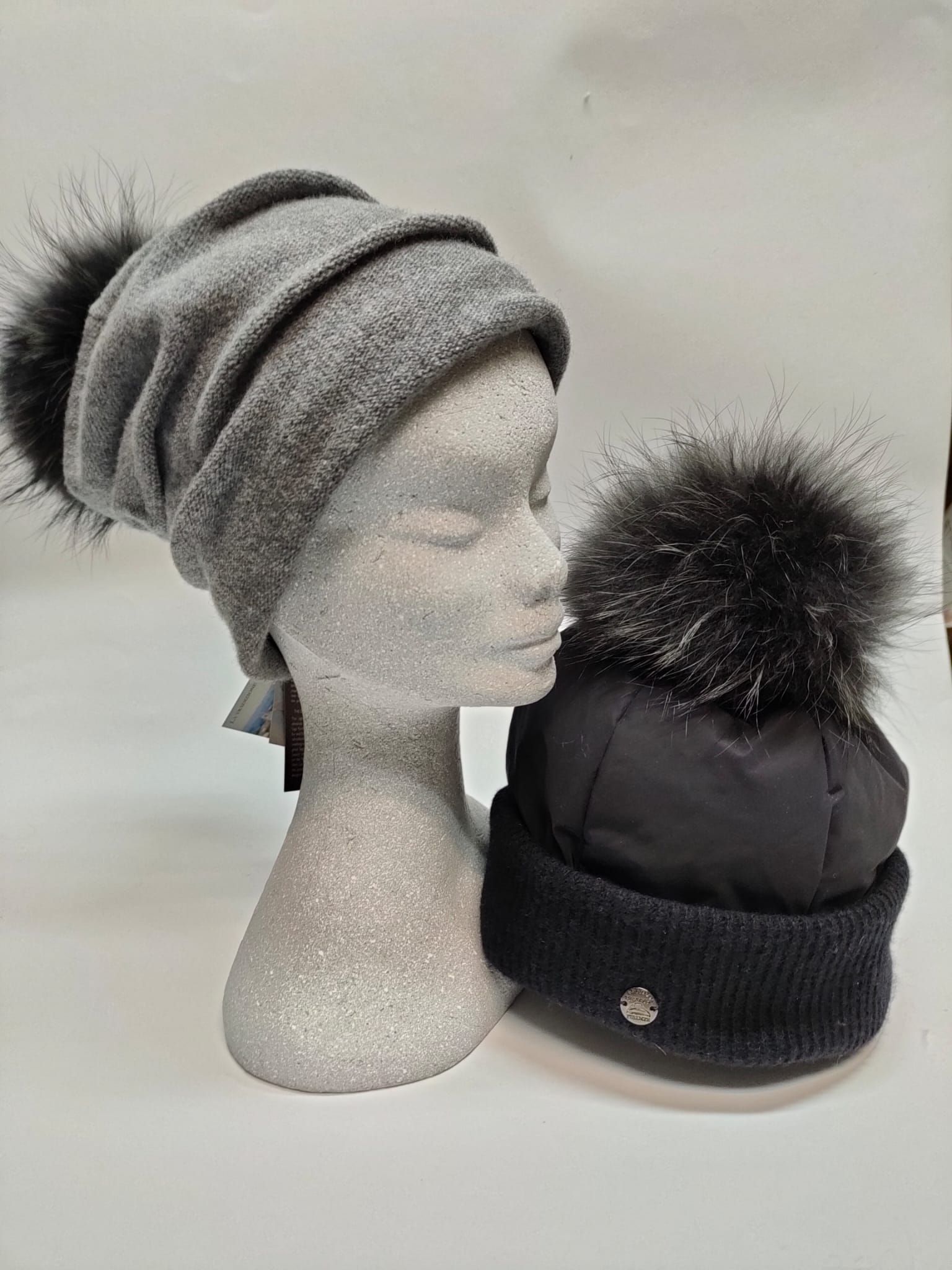 manichino con cappello donna