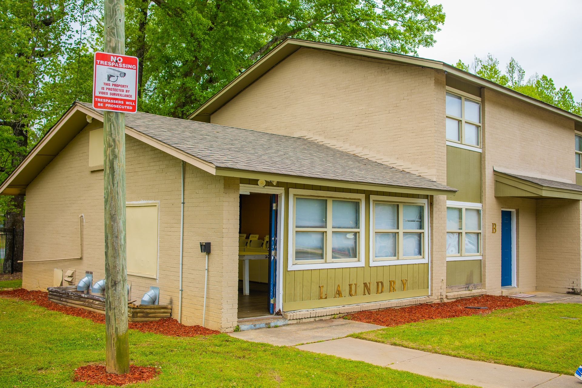 Onsite laundry facilities
