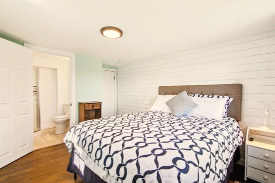 Unwind in a plush Queen-size bed after a day exploring.
