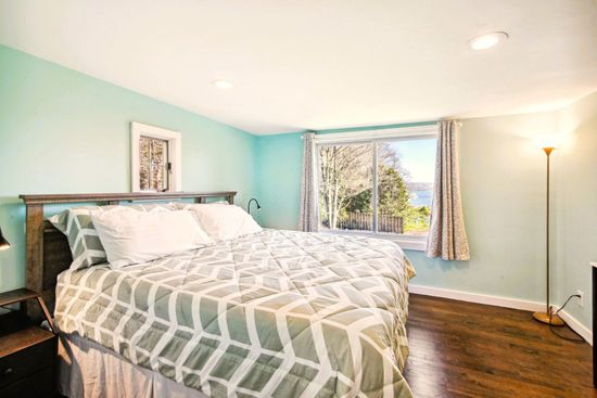 Experience breath taking panoramic views as you unwind in a plush king-size bed after a day exploring.
