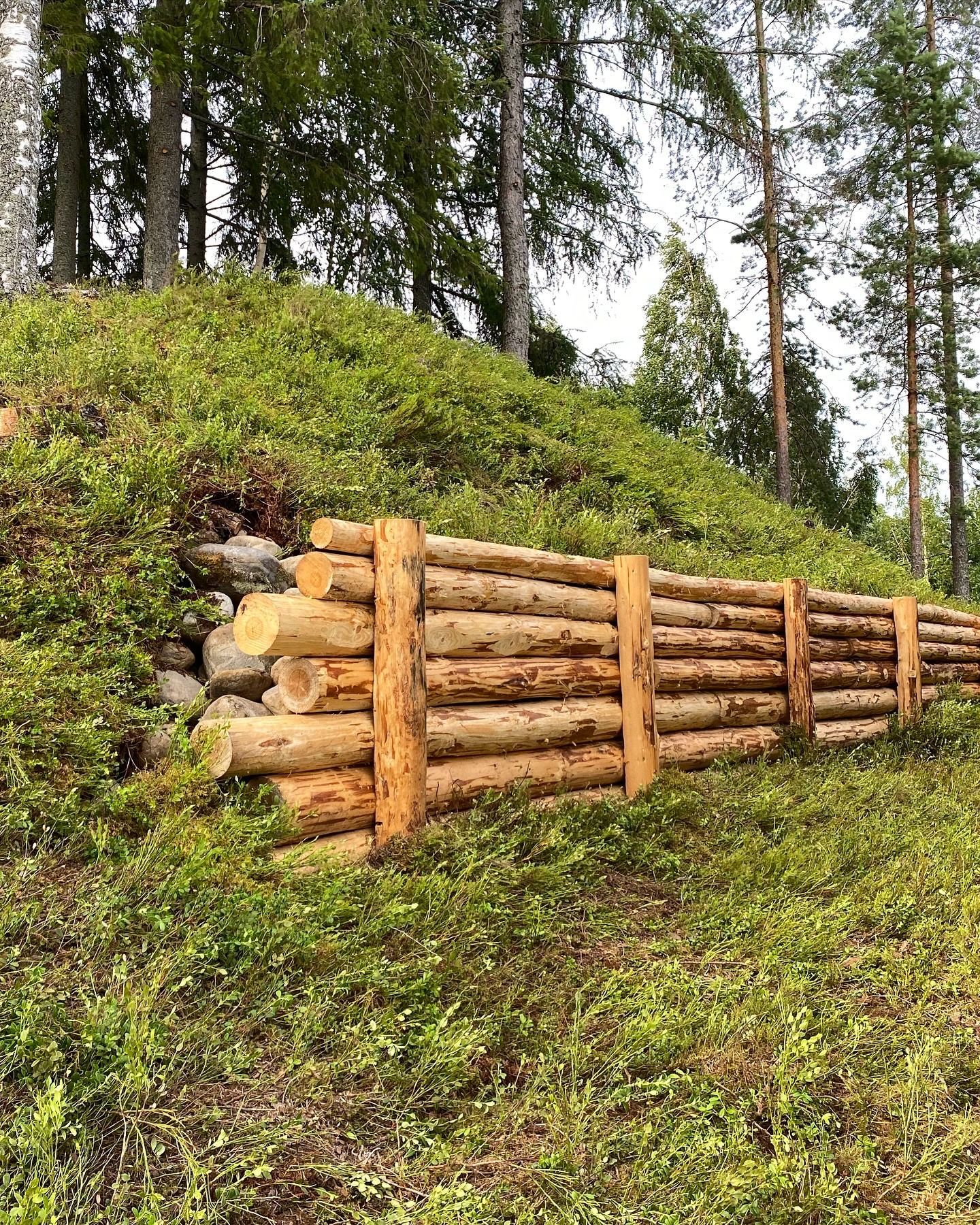hiekkarinne päällystettynä kuntalla