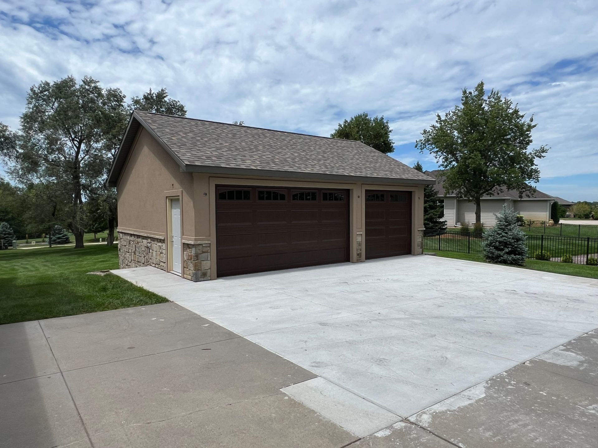 Detached Garage
